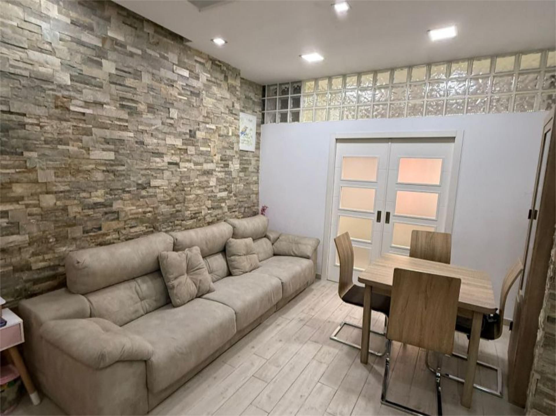 Pis en venda a Calle Juan Morrison, 20, Casco Antiguo Sala d'estar de Pis en venda en Algeciras amb Aire condicionat