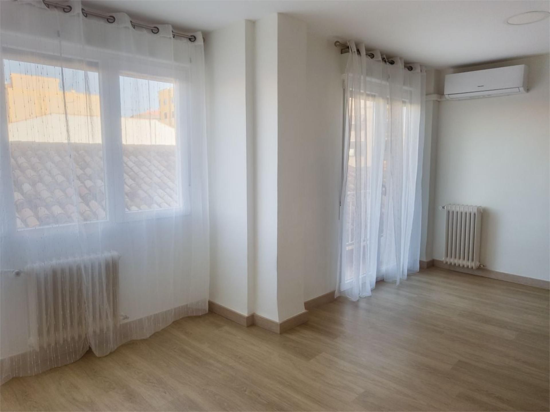 Dormitori de Pis en venda en  Albacete Capital amb Aire condicionat, Terrassa i Balcó