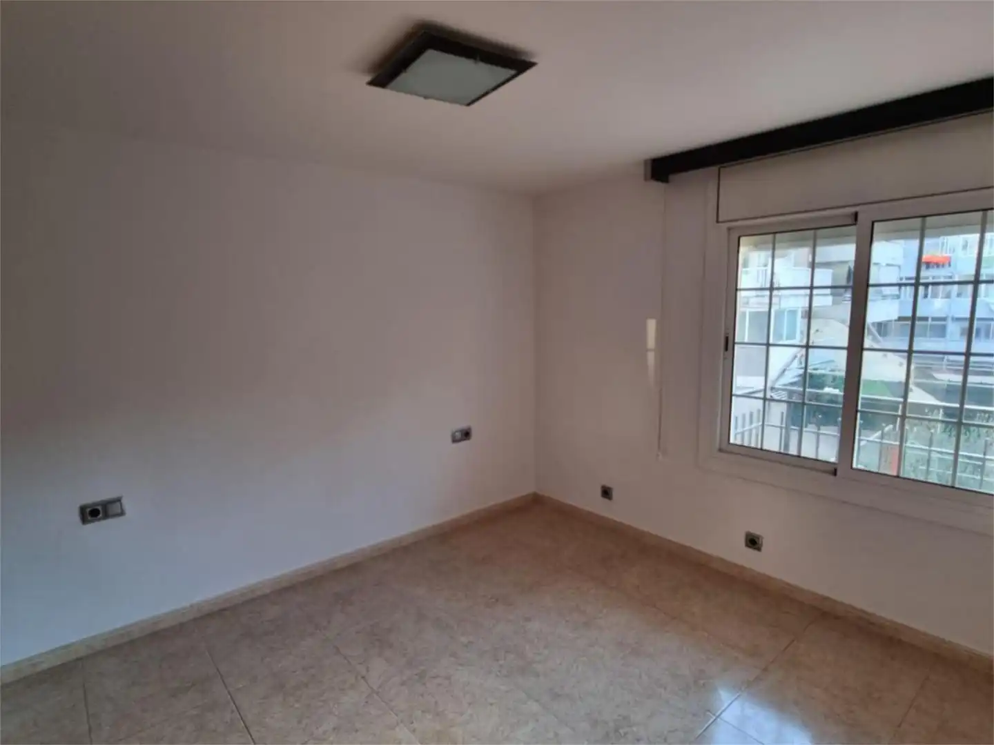 Piso en venta en Carrer de Mossèn Jacint Verdaguer, 170, Vinyets - Molí Vell Habitación de Piso en venta en Sant Boi de Llobregat con Aire acondicionado y Balcón