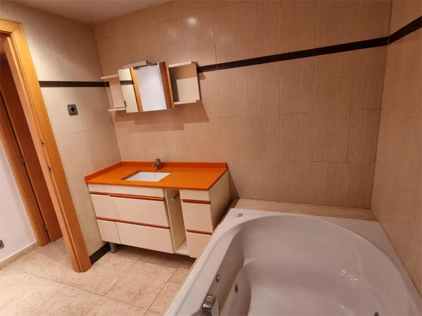 Piso en venta en Carrer de Mossèn Jacint Verdaguer, 170, Vinyets - Molí Vell Baño de Piso en venta en Sant Boi de Llobregat con Aire acondicionado y Balcón