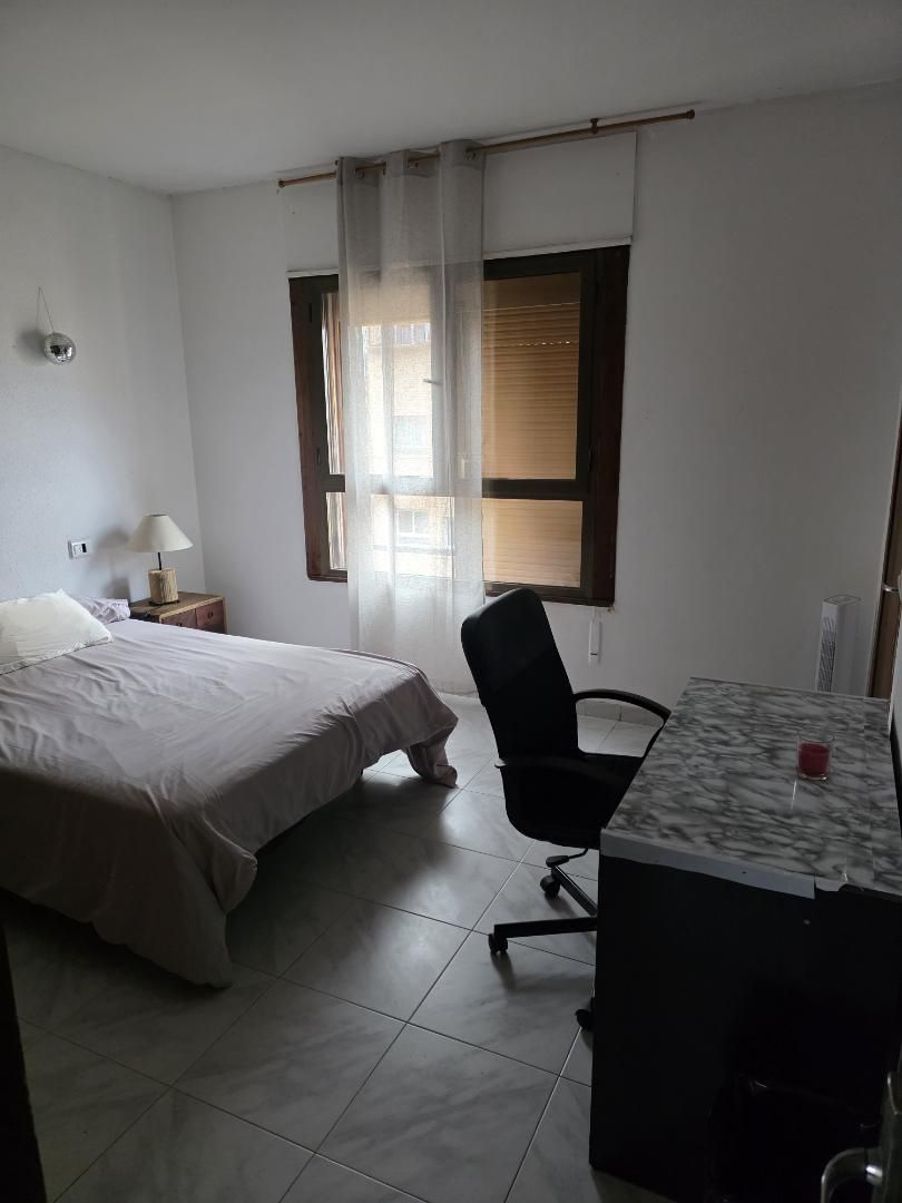 Dormitori de Àtic per a compartir en  Palma de Mallorca amb Terrassa, Moblat i Forn