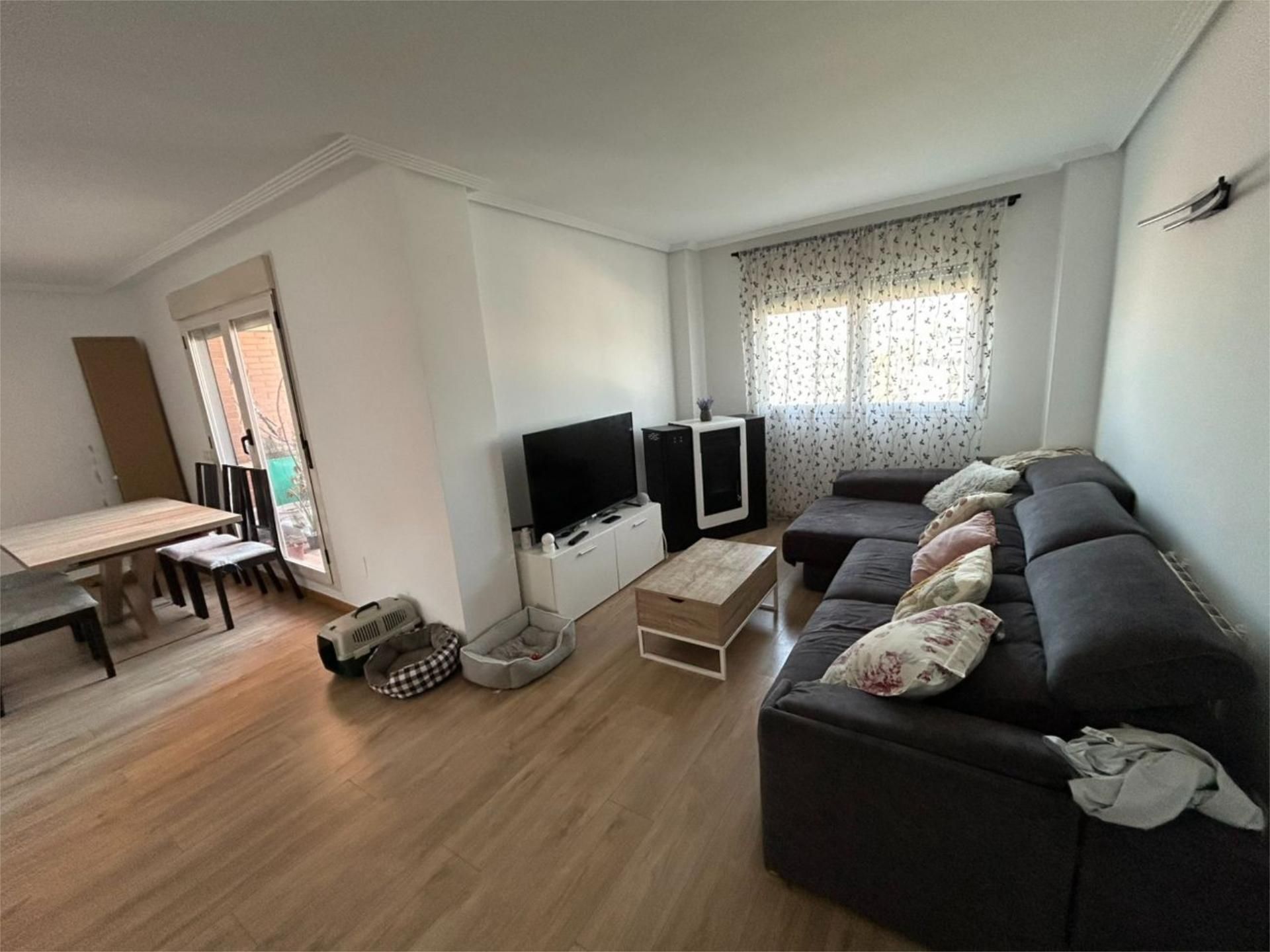 Living room of Flat for sale in  Madrid Capital  with Air Conditioner, Terrace and Swimming Pool