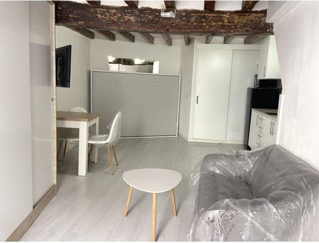 Estudio en Alquiler en Carrer de Sant Alonso, 18 en La Calatrava