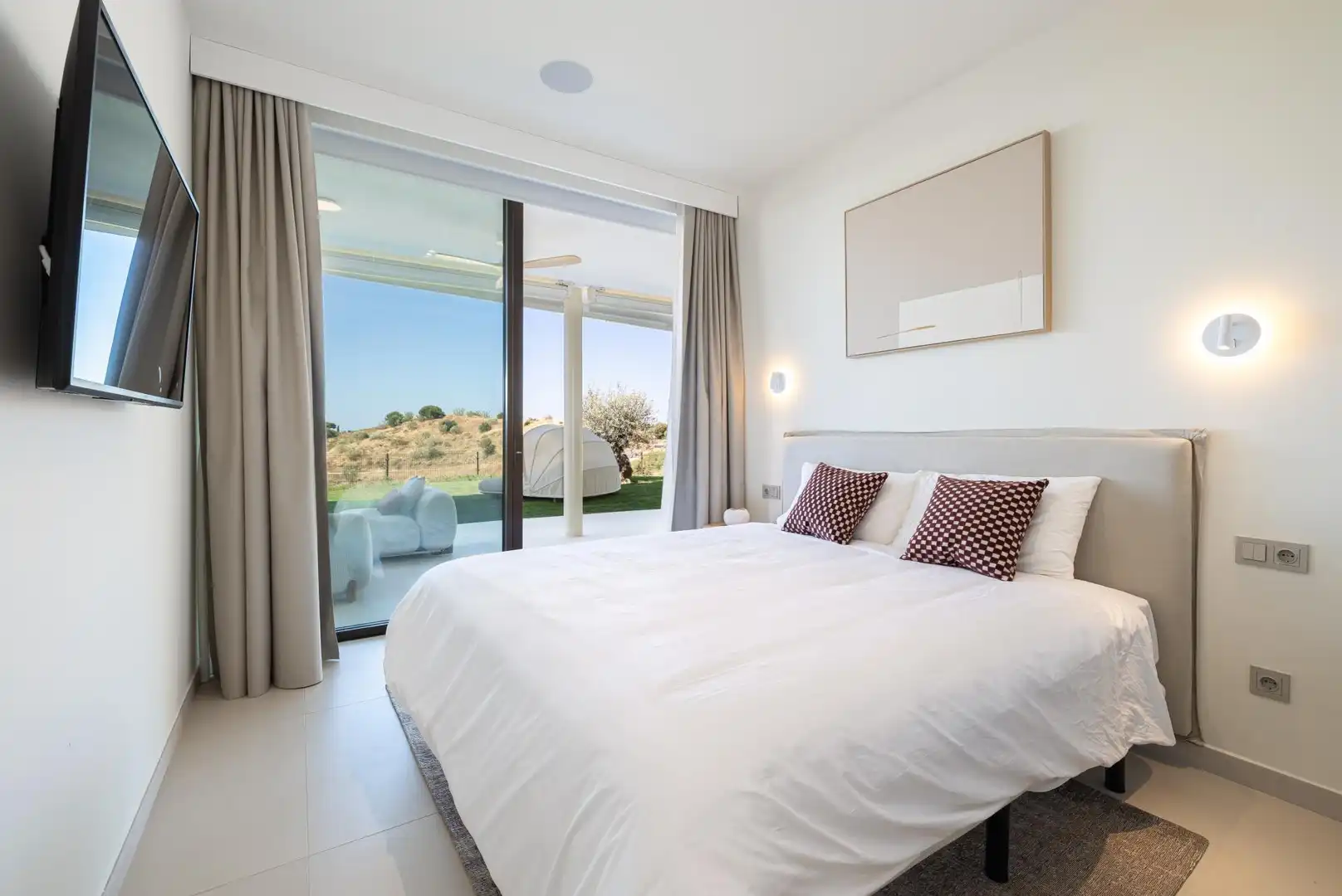 Planta baja en venta en Calle Sierra Nevada, 5, Las Gaviotas - Carvajal Habitación de Planta baja en venta en Fuengirola con Piscina