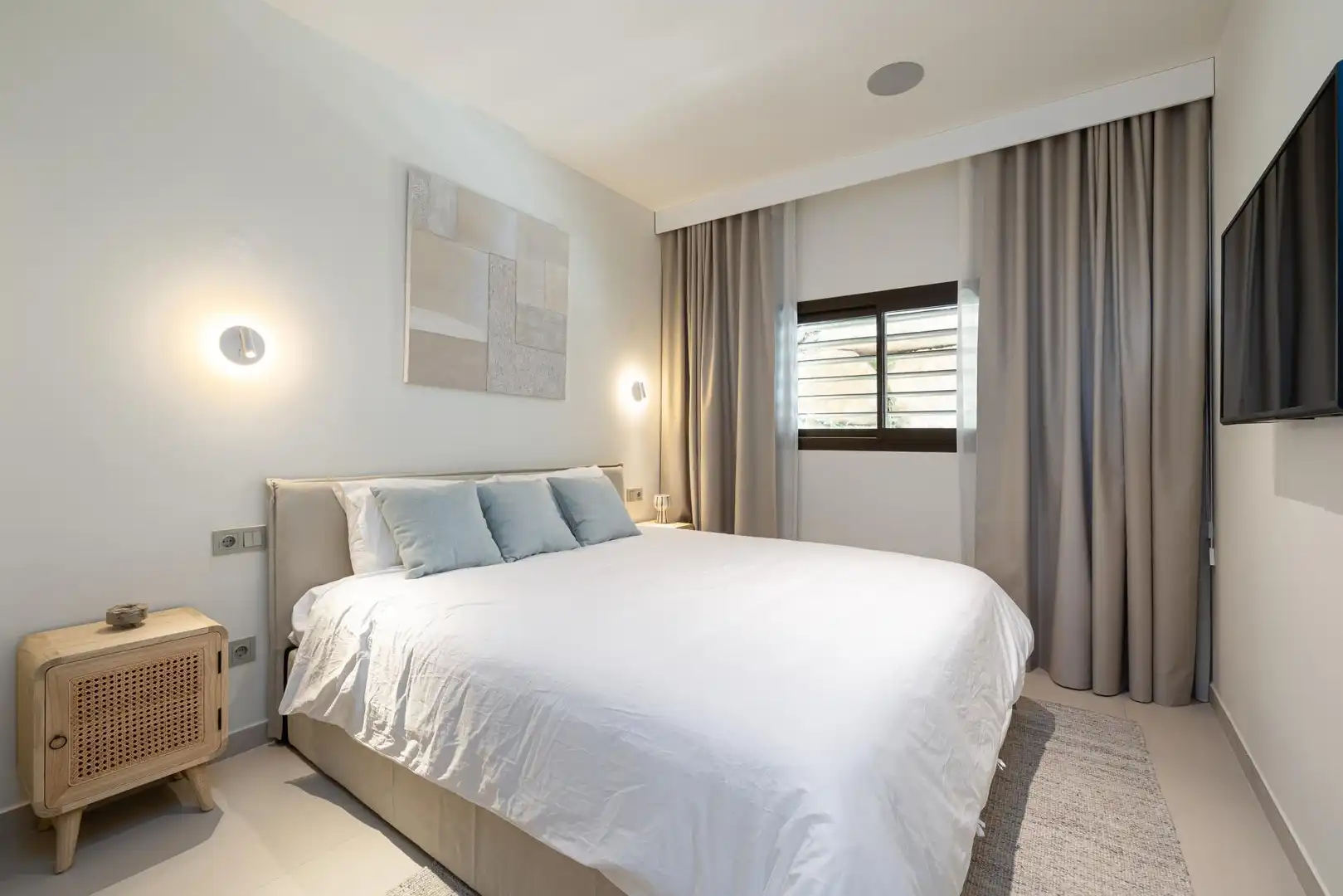 Planta baja en venta en Calle Sierra Nevada, 5, Las Gaviotas - Carvajal Habitación de Planta baja en venta en Fuengirola con Piscina