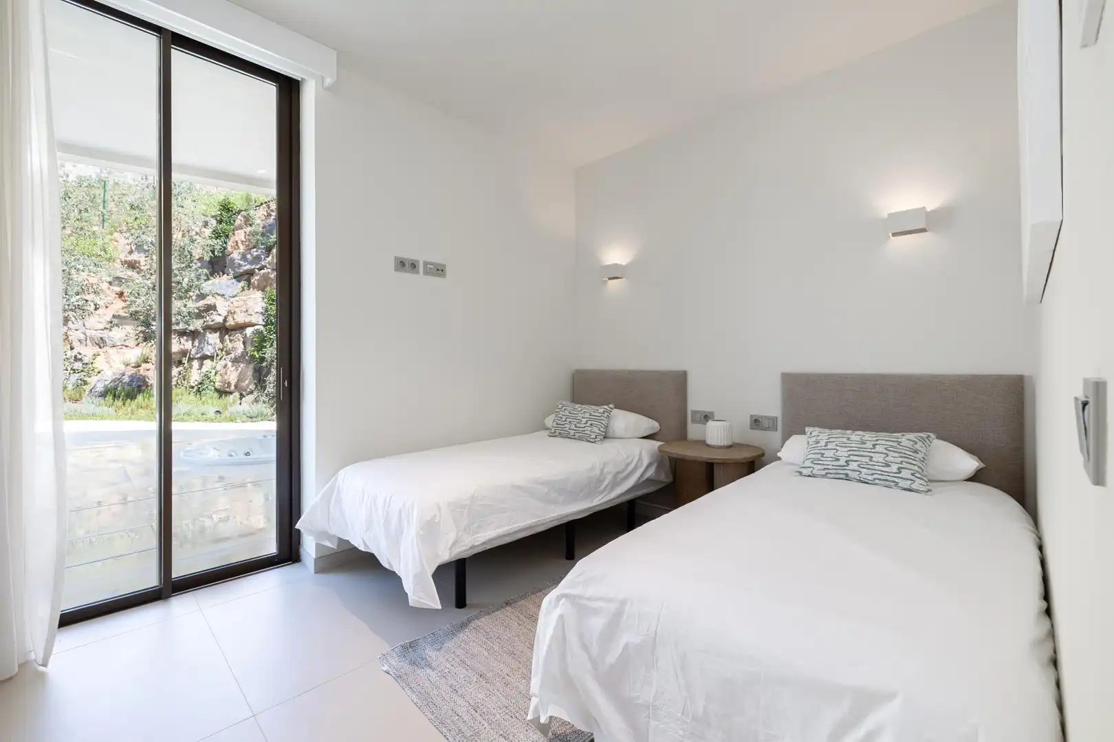 Planta baja en venta en Calle Sierra Nevada, 5, Las Gaviotas - Carvajal Habitación de Planta baja en venta en Fuengirola con Piscina