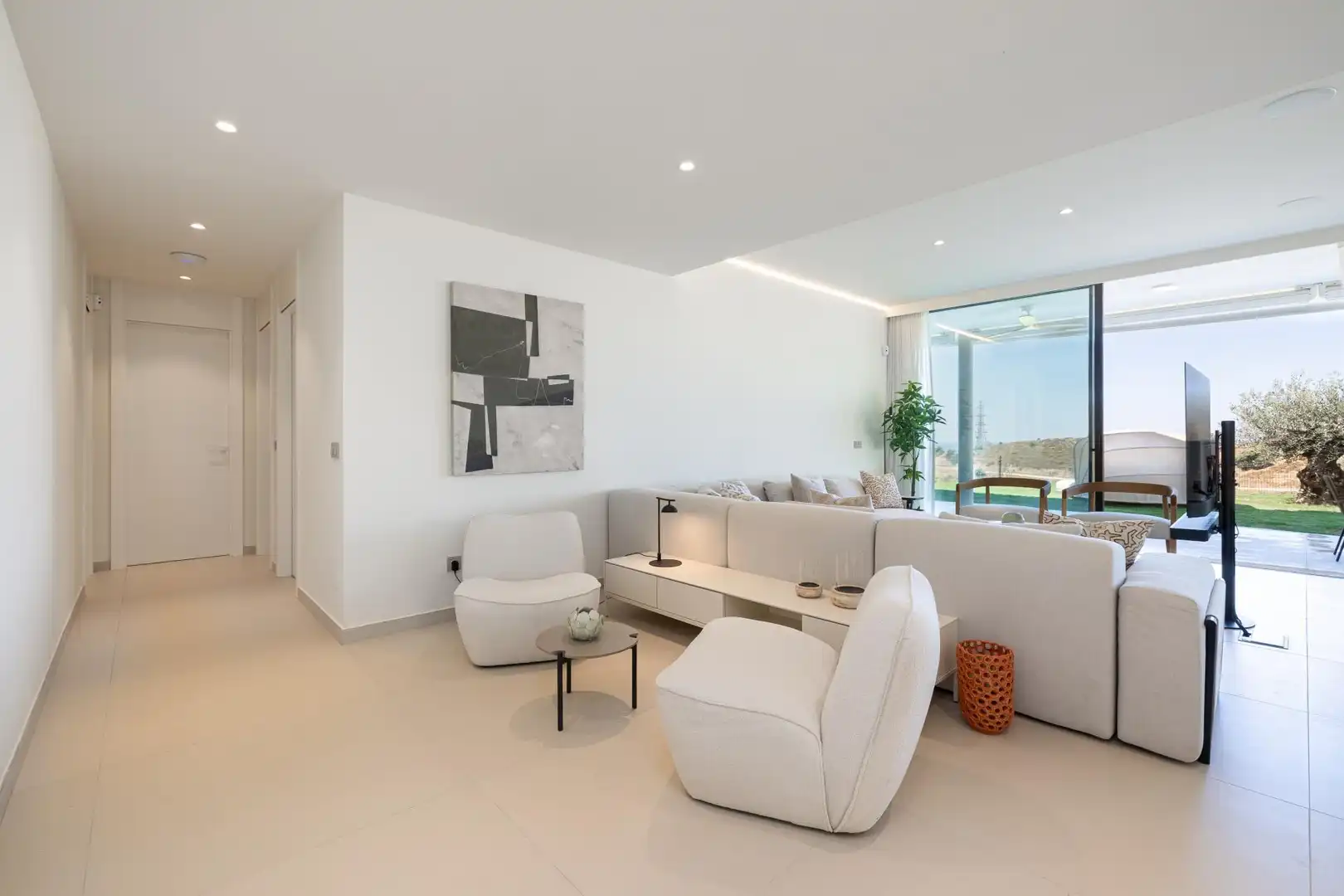 Planta baja en venta en Calle Sierra Nevada, 5, Las Gaviotas - Carvajal Sala de estar de Planta baja en venta en Fuengirola con Piscina