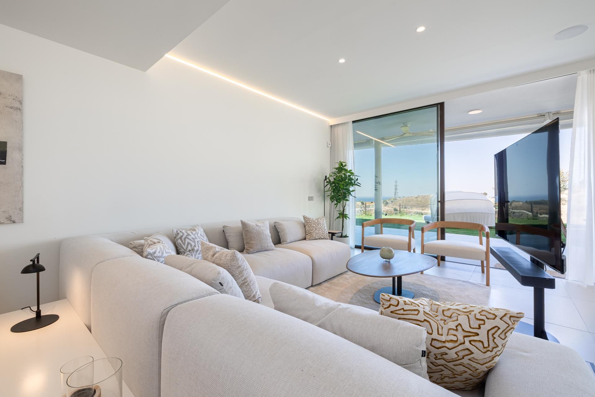 Sala d'estar de Planta baixa en venda en Fuengirola amb Traster, Piscina i Aparcament comunitari