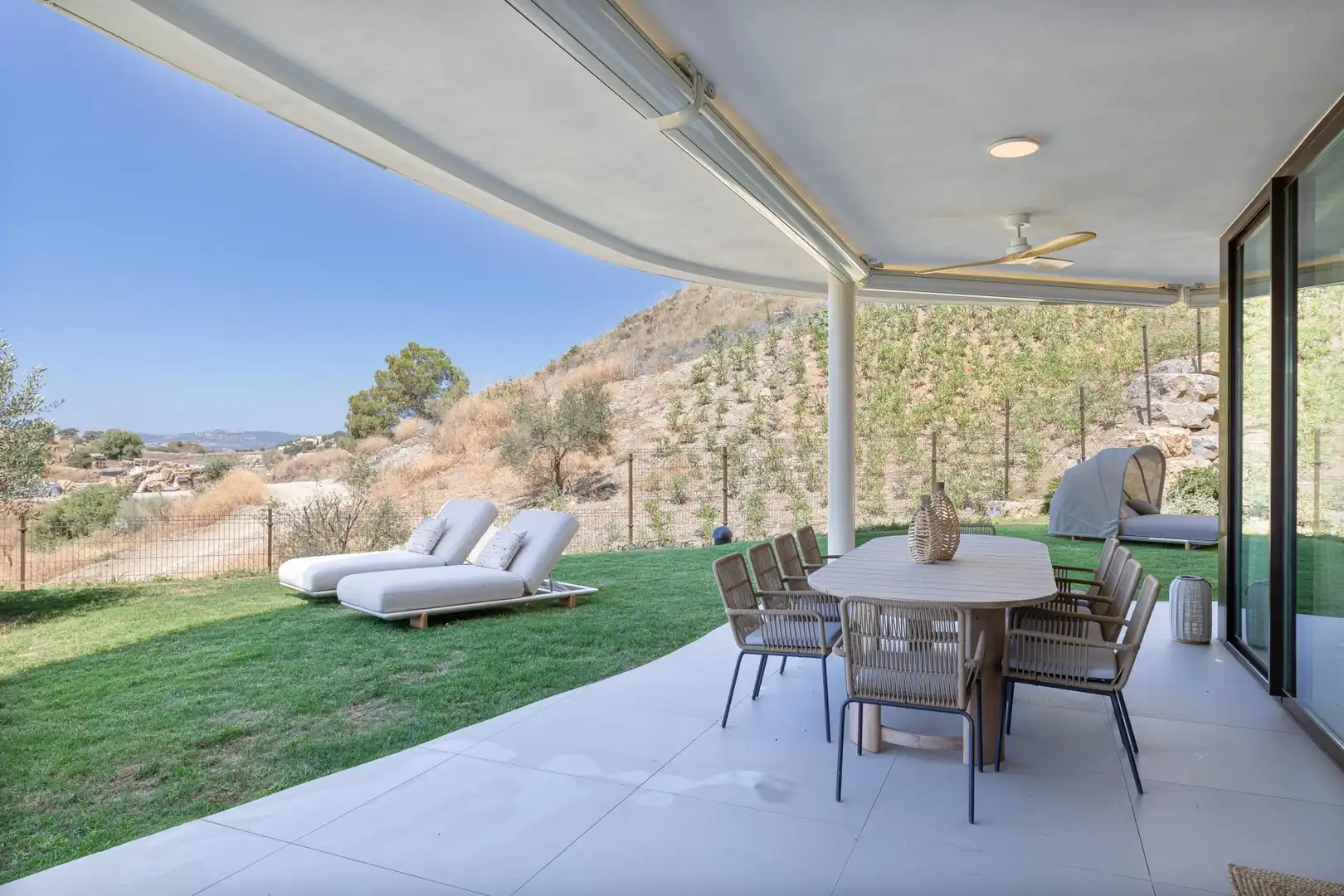 Planta baja en venta en Calle Sierra Nevada, 5, Las Gaviotas - Carvajal Terraza de Planta baja en venta en Fuengirola con Piscina