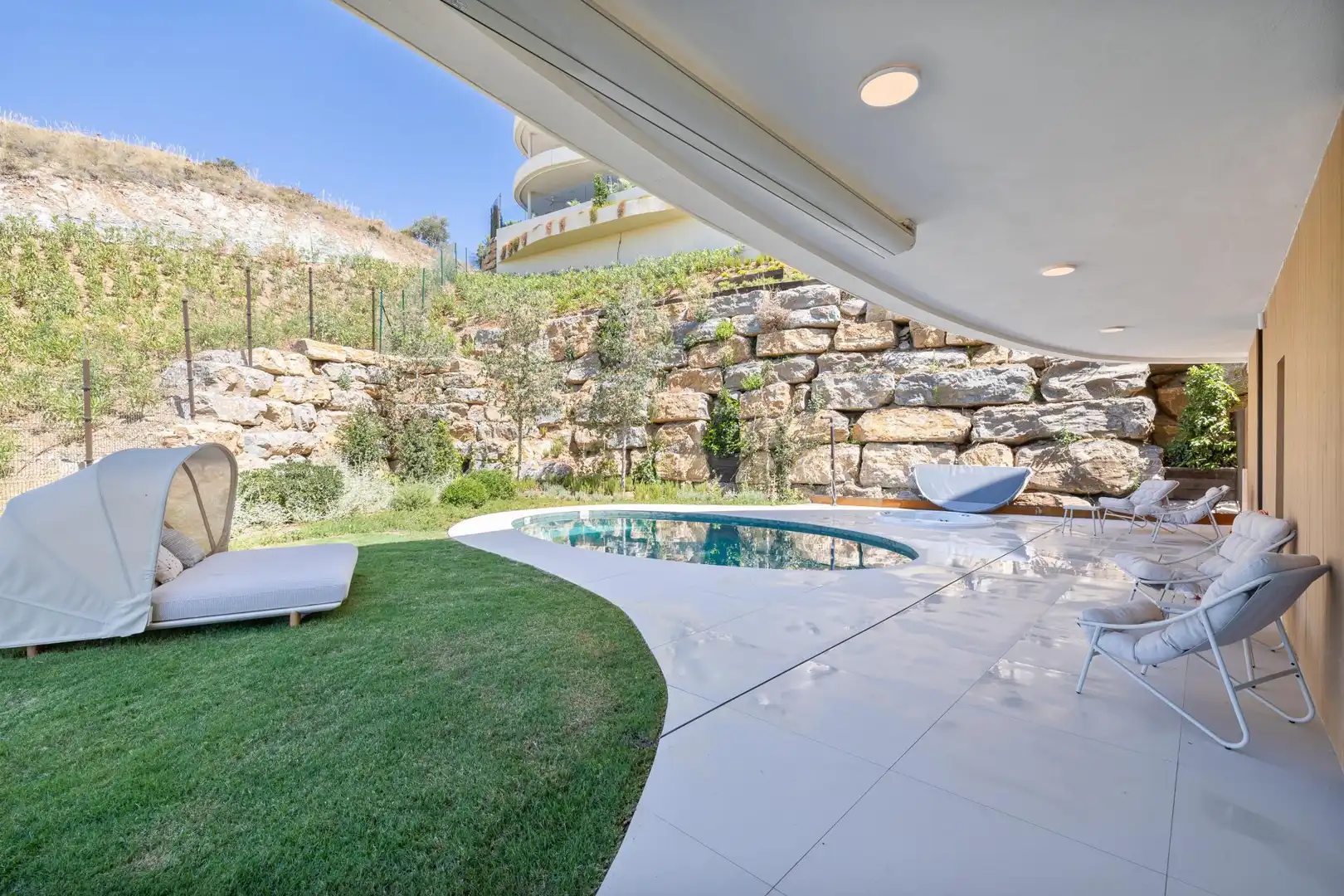 Planta baja en venta en Calle Sierra Nevada, 5, Las Gaviotas - Carvajal Jardín de Planta baja en venta en Fuengirola con Piscina