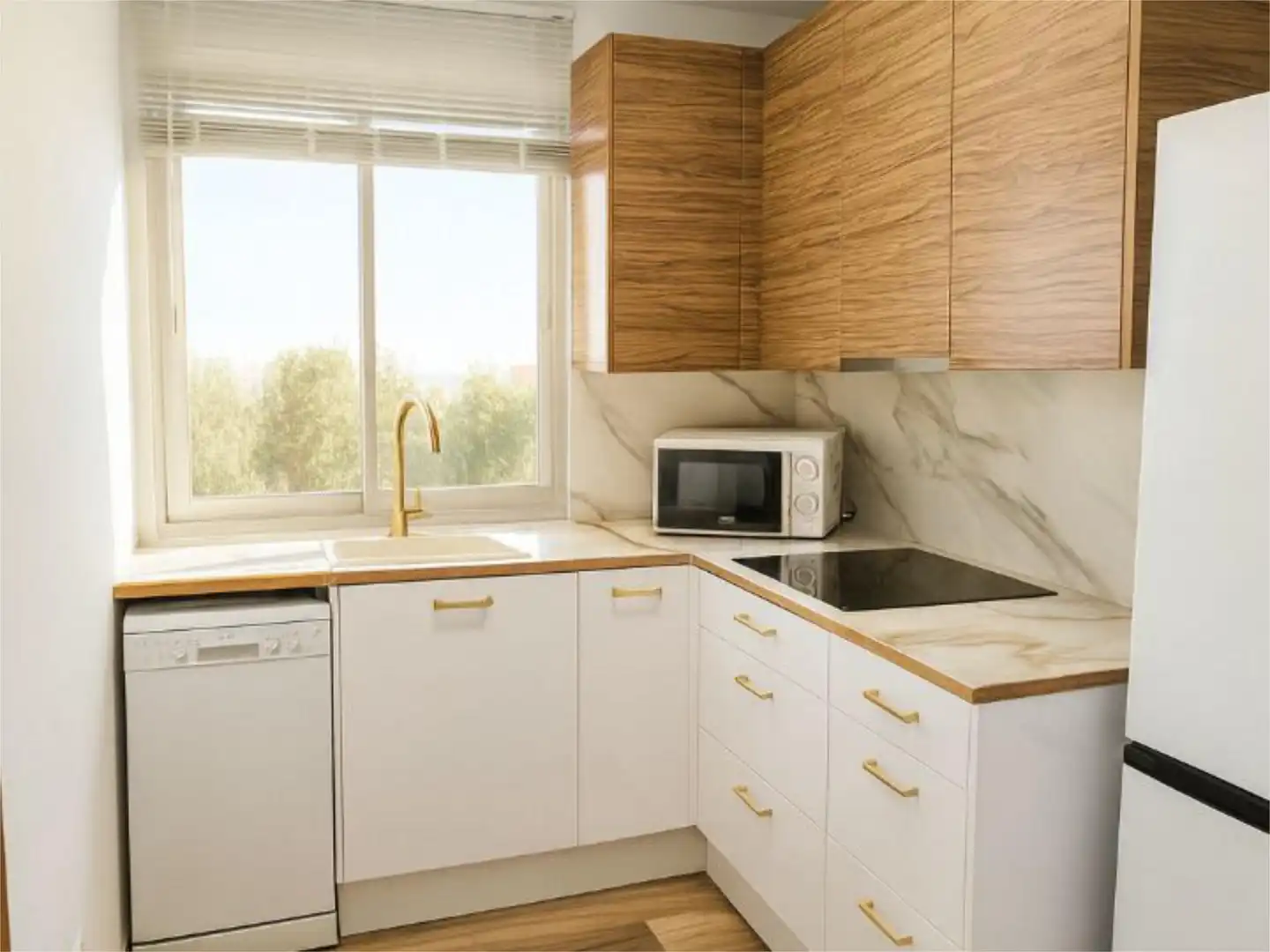 Kitchen of Flat for sale in  Sevilla Capital  with Air Conditioner, Heating and Parquet flooring