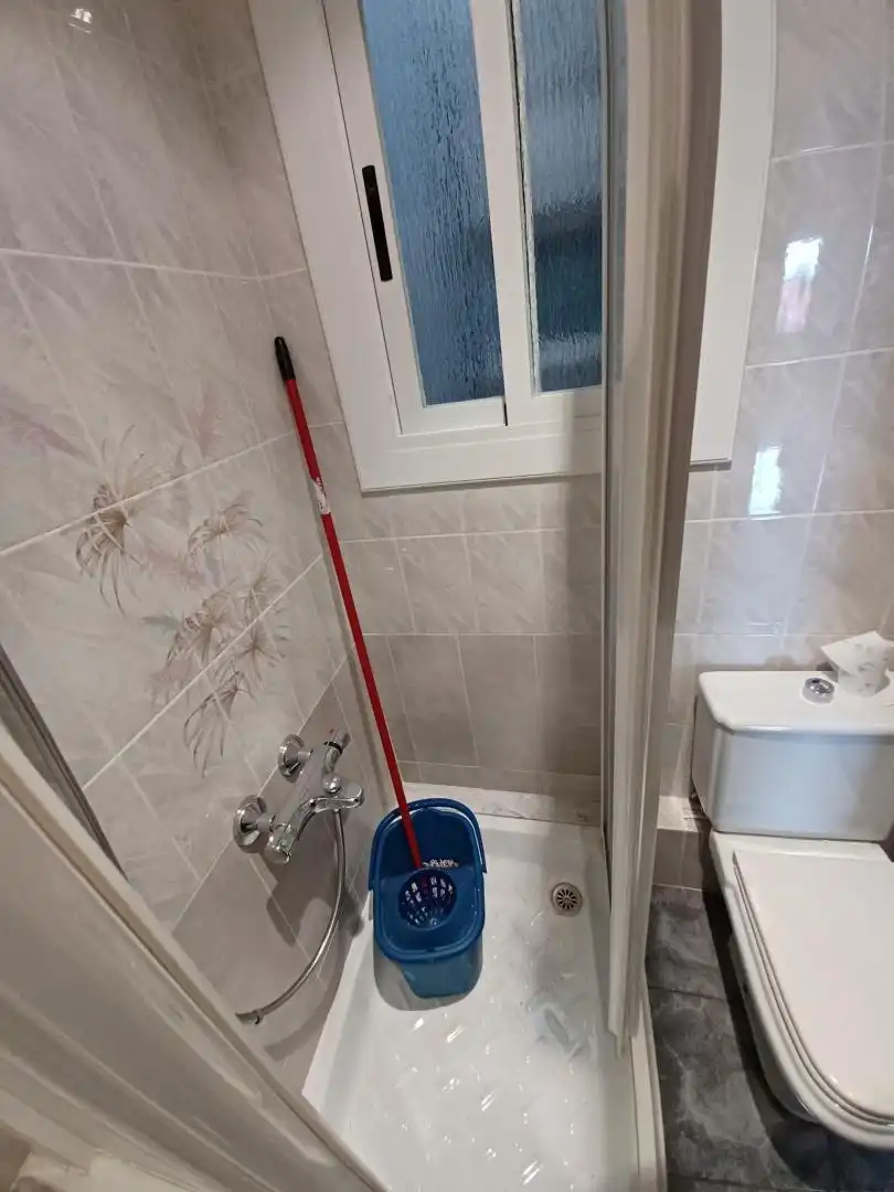 Piso en venta en Carrer de la Mare de Déu del Carme, 86, Ca n'Anglada Baño de Piso en venta en Terrassa con Aire acondicionado, Calefacción y Terraza