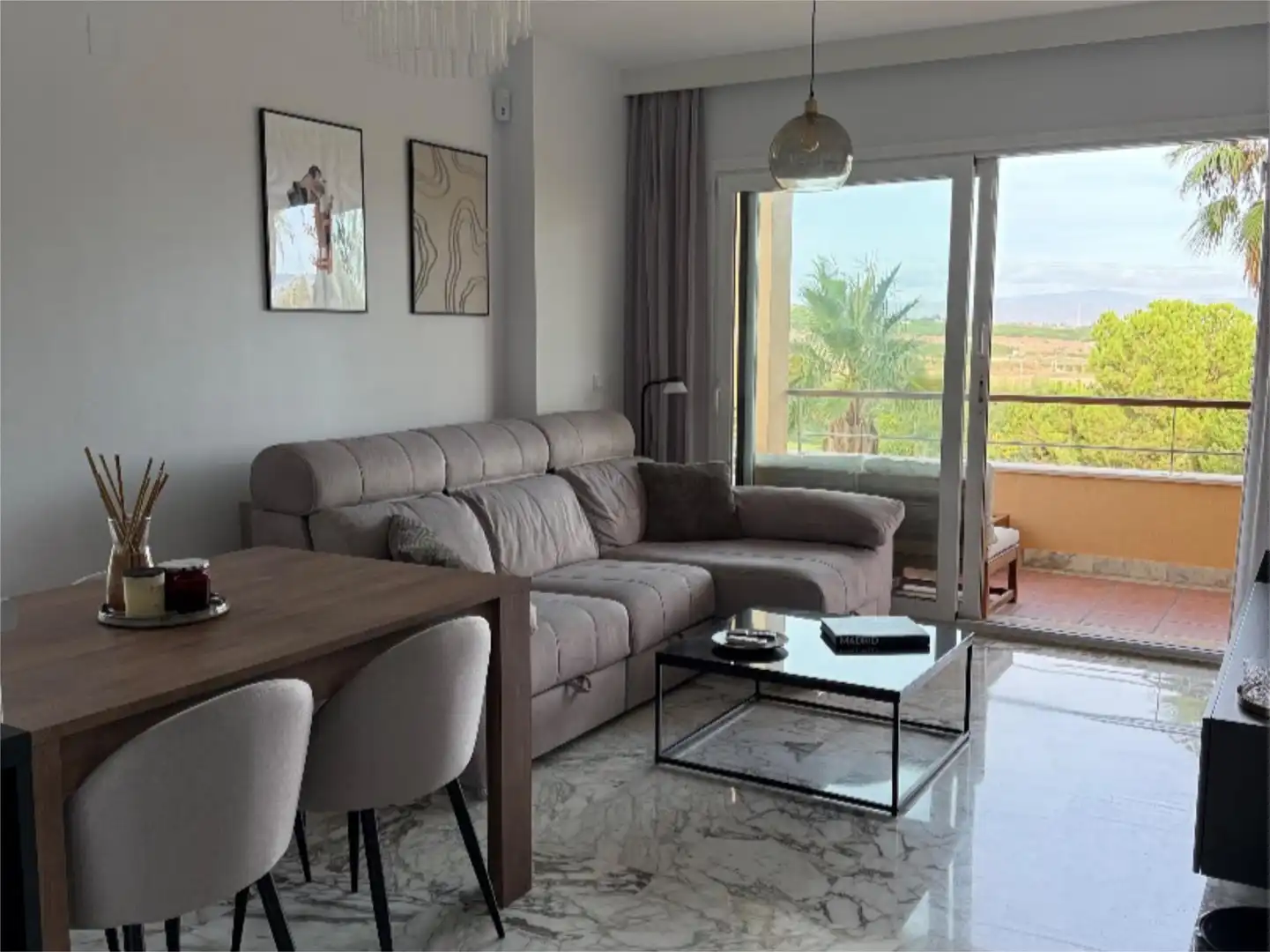 Wohnung zum Verkauf in Camino Cuesta del Palmar, 34, Alquería - Torrealquería Wohnzimmer von Wohnung zum Verkauf in Alhaurín de la Torre mit Klimaanlage, Heizung und Terrasse