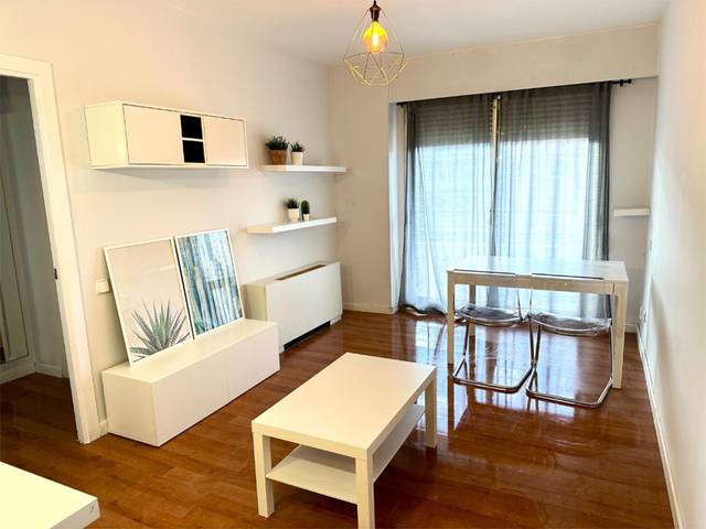 Piso en Alquiler en Calle de Mauricio Legendre, 14D en Castilla