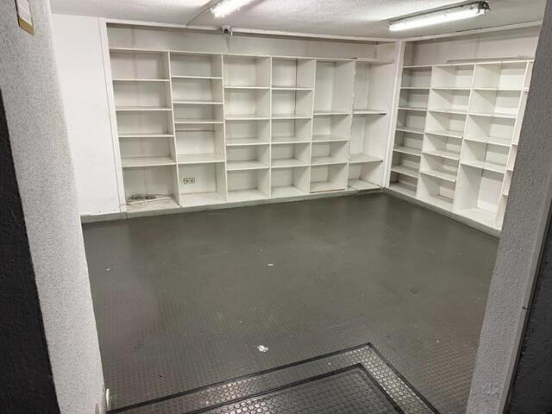 Local de lloguer a Costillares Local de lloguer en Madrid Capital amb Aire condicionat