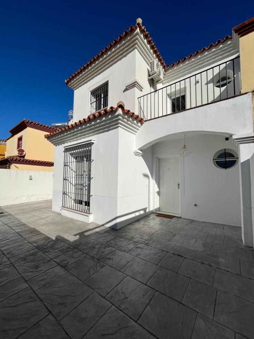 Dúplex en venda a Callejón del Fresjo, 16, Monteolivete - Camino Sevilla Vista exterior de Dúplex en venda en Sanlúcar de Barrameda amb Aire condicionat, Calefacció i Terrassa