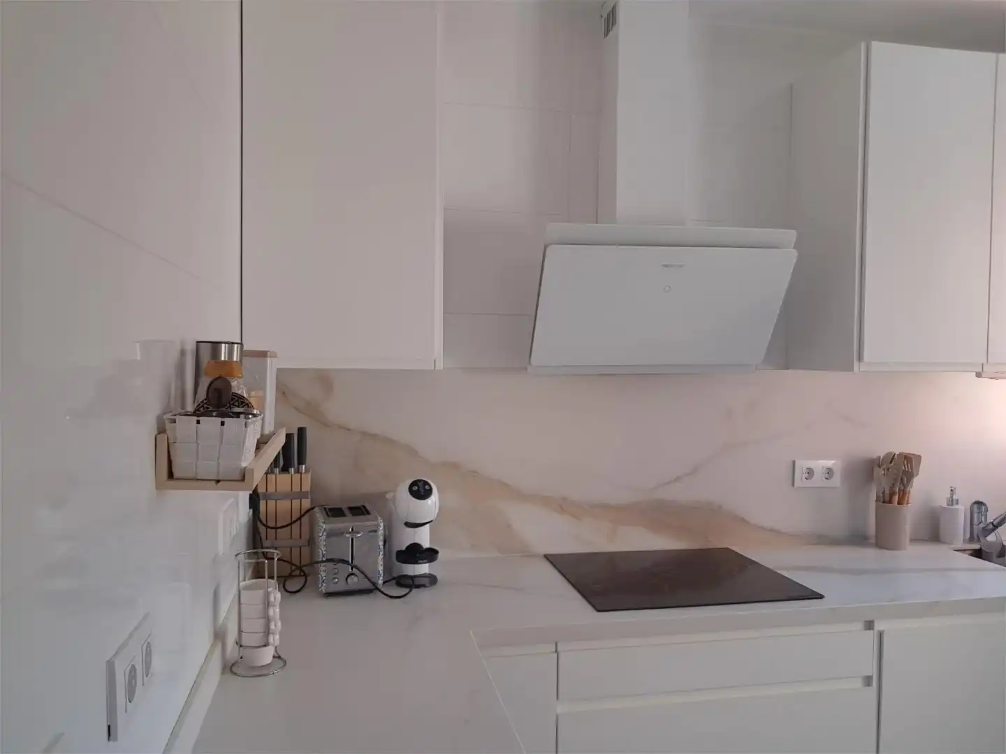 Cocina de Piso en venta en  Sevilla Capital con Aire acondicionado y Piscina