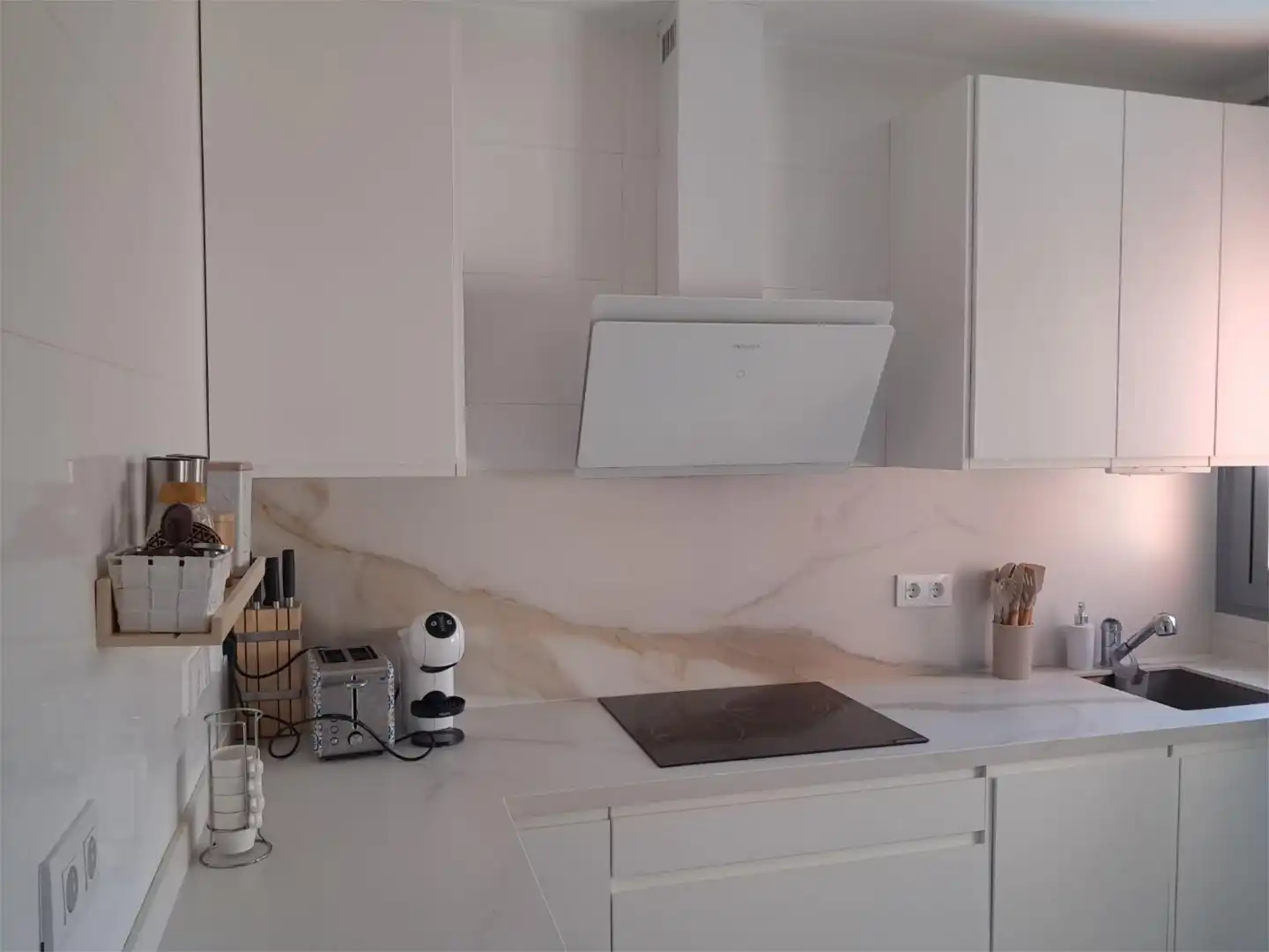Cocina de Piso en venta en  Sevilla Capital con Aire acondicionado y Piscina