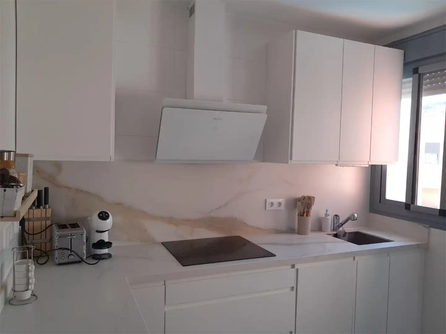 Cocina de Piso en venta en  Sevilla Capital con Aire acondicionado y Piscina