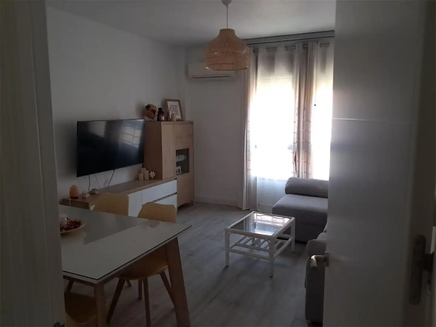 Sala de estar de Piso en venta en  Sevilla Capital con Aire acondicionado y Piscina