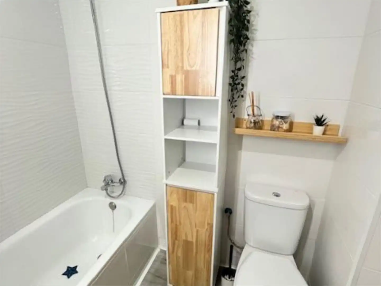 Baño de Piso en venta en  Sevilla Capital con Aire acondicionado y Piscina