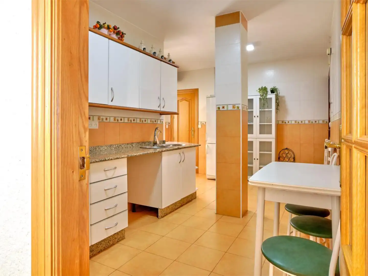 Kitchen of Flat for share in Molina de Segura