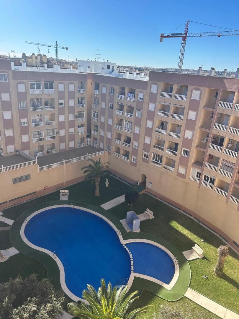 Flat for sale in Calle San Julián, 45, Parque de las Naciones Swimming pool of Flat for sale in Torrevieja with Air Conditioner and Swimming Pool