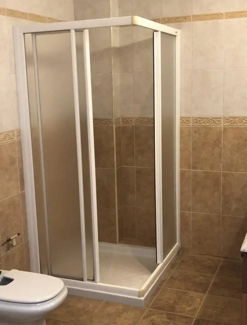 Badezimmer von Einfamilien-Reihenhaus zum Verkauf in Guadassuar mit Balkon