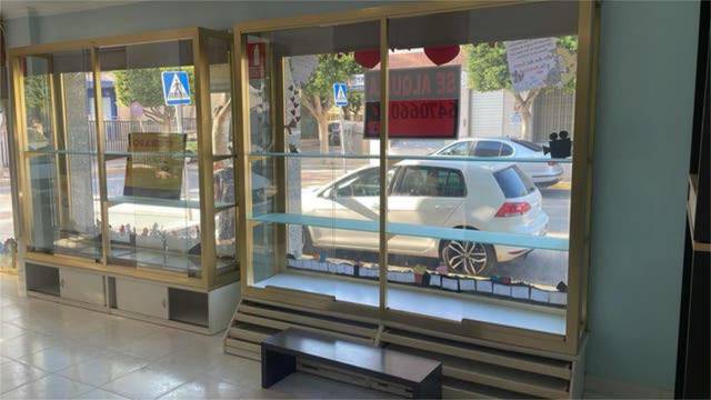 Local comercial en Alquiler en Santa María del Águila