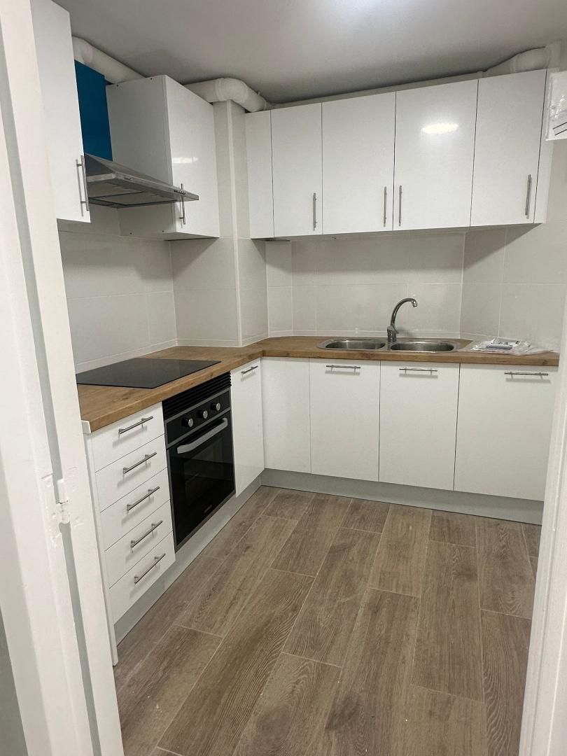 Kitchen of Flat for sale in Reus  with Terrace and Oven
