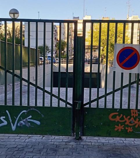 Garage to rent in Calle de Los Yébenes, 144, Aluche, Madrid - image 2 Photo 2 of Garage to rent in Calle de Los Yébenes, 144, Aluche, Madrid