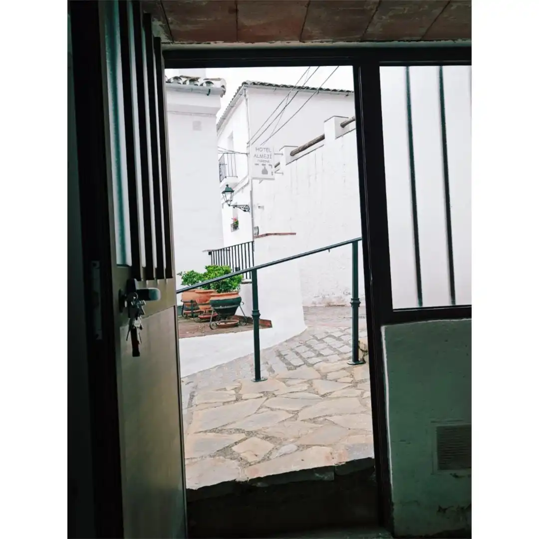 Casa adosada en venta en Calle San Isidoro, 8, Benadalid Vista exterior de Casa adosada en venta en Benadalid con Terraza, Trastero y Amueblado