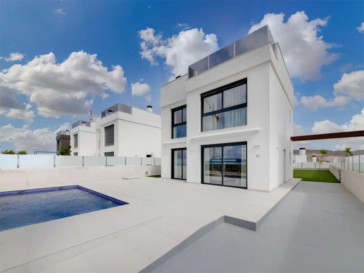 Vista exterior de Casa o xalet en venda en Mutxamel amb Aire condicionat, Terrassa i Piscina