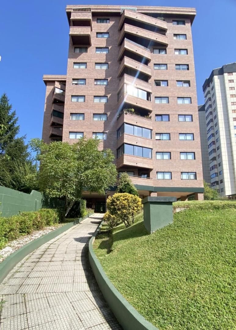 Vista exterior de Pis en venda en Vigo  amb Terrassa, Piscina i Balcó