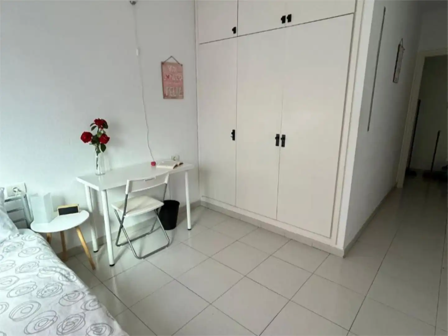 Room in Calle de Benavides, 55, Duggi - Rambla - Los Hoteles Bedroom of Flat for share in Santa Cruz de Tenerife with Furnished