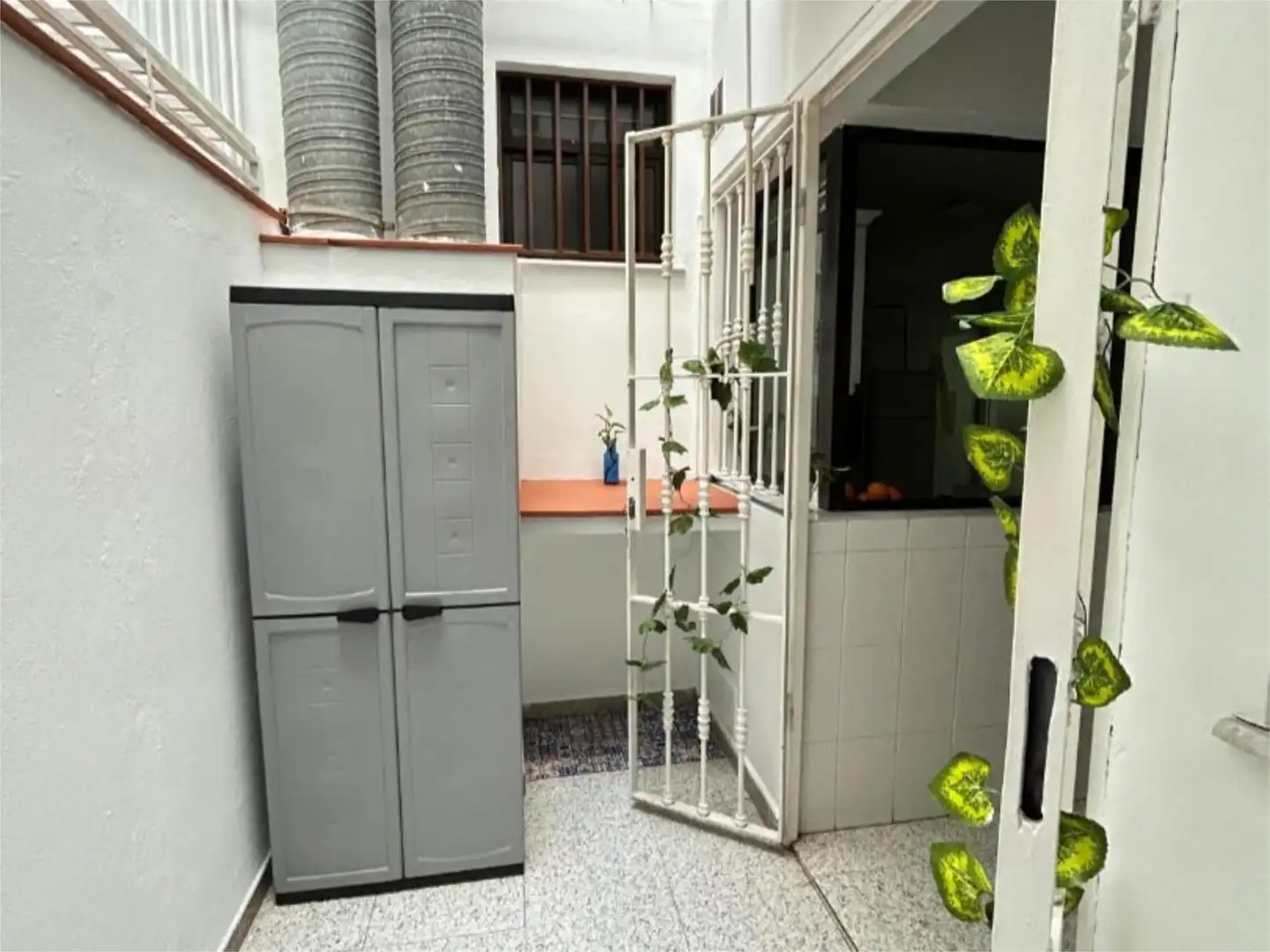 Room in Calle de Benavides, 55, Duggi - Rambla - Los Hoteles Balcony of Flat for share in Santa Cruz de Tenerife with Furnished