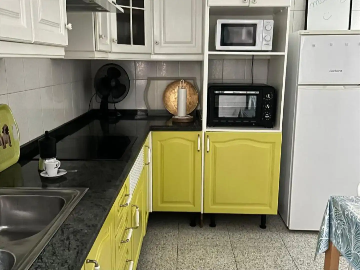Room in Calle de Benavides, 55, Duggi - Rambla - Los Hoteles Kitchen of Flat for share in Santa Cruz de Tenerife with Furnished