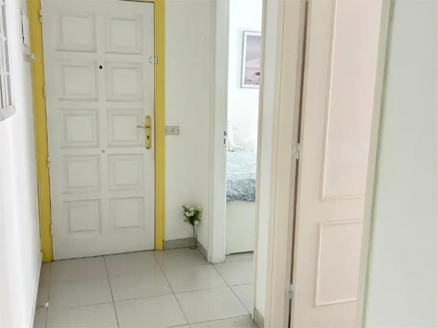 Room in Calle de Benavides, 55, Duggi - Rambla - Los Hoteles Flat for share in Santa Cruz de Tenerife with Furnished