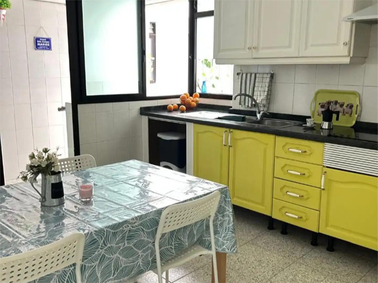 Room in Calle de Benavides, 55, Duggi - Rambla - Los Hoteles Kitchen of Flat for share in Santa Cruz de Tenerife with Furnished