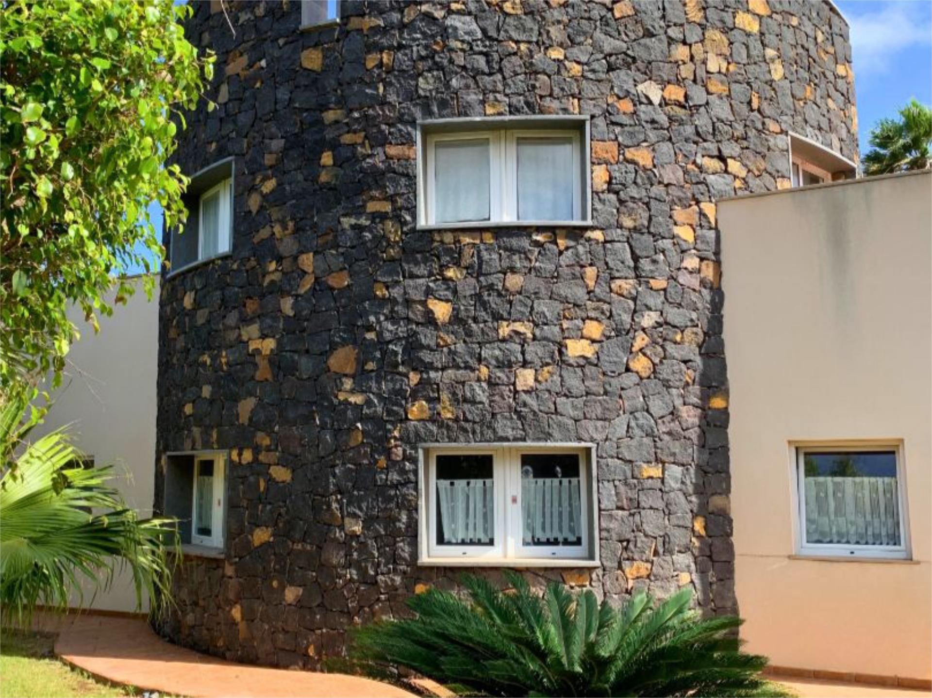 Exterior view of House or chalet for sale in Buenavista del Norte  with Terrace, Swimming Pool and Balcony