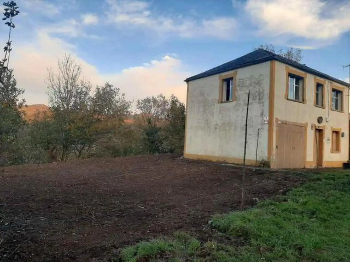 Casa adosada en venta en Cervantes Casa adosada en venta en Cervantes con Calefacción, Jardín privado y Terraza