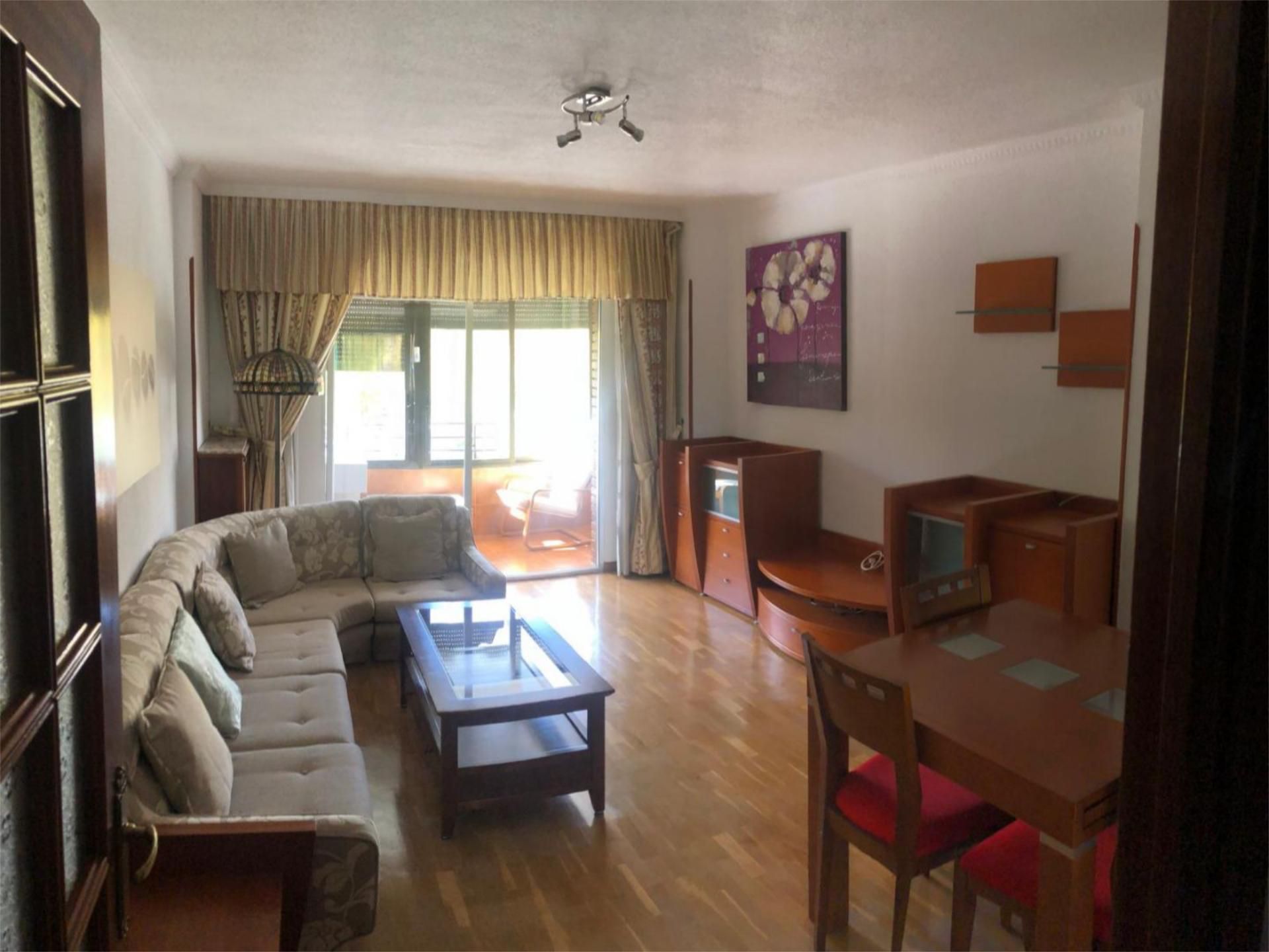 Pis de lloguer a Calle Carlos II, 2, Rosas - Musas Sala d'estar de Pis de lloguer en Madrid Capital amb Calefacció, Parquet i Moblat