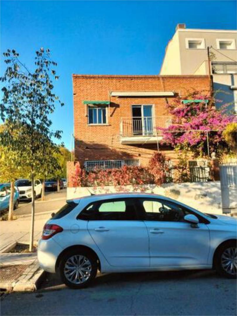 Casa adosada en venda a Jerónimos Vista exterior de Casa adosada en venda en Madrid Capital amb Calefacció, Jardí privat i Terrassa