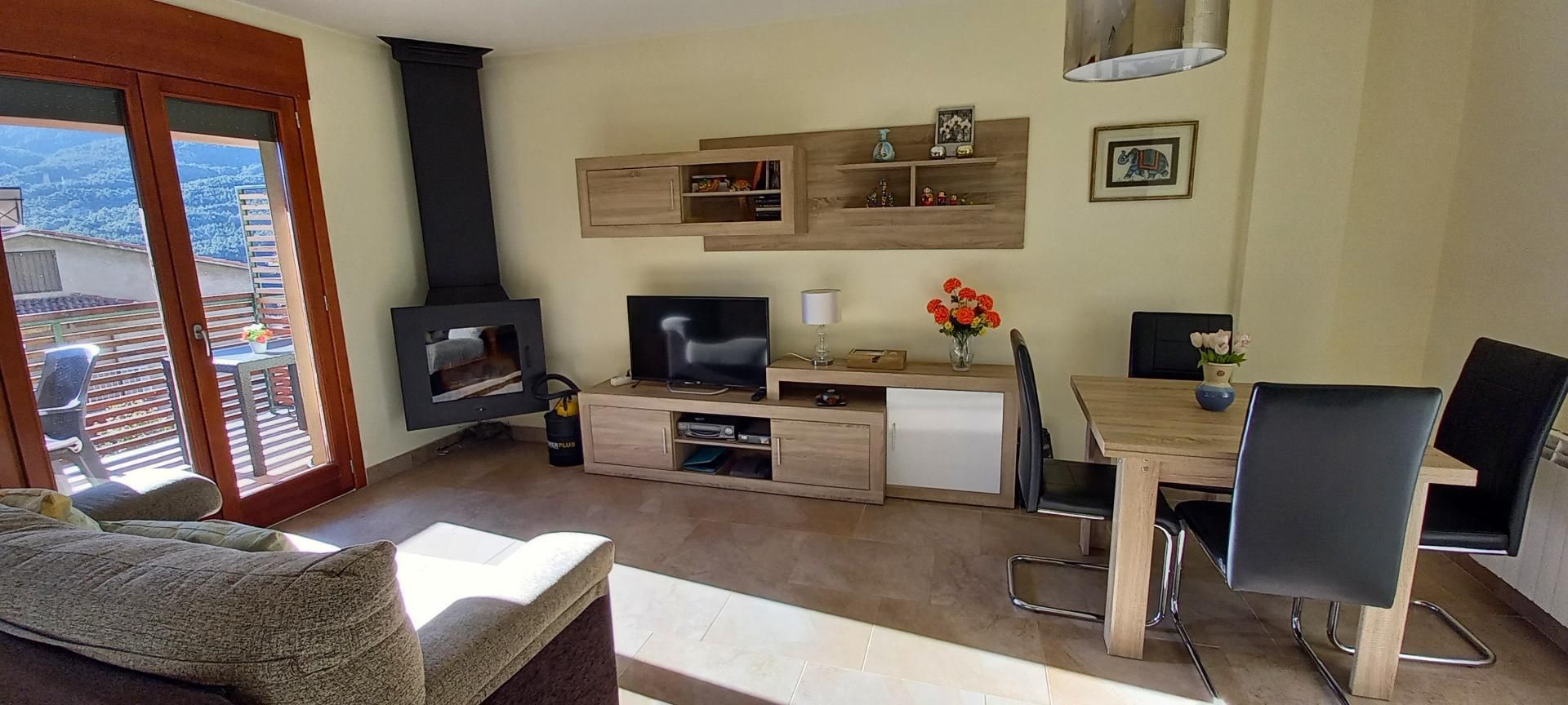 Living room of Flat for sale in Saldes  with Heating, Private garden and Furnished