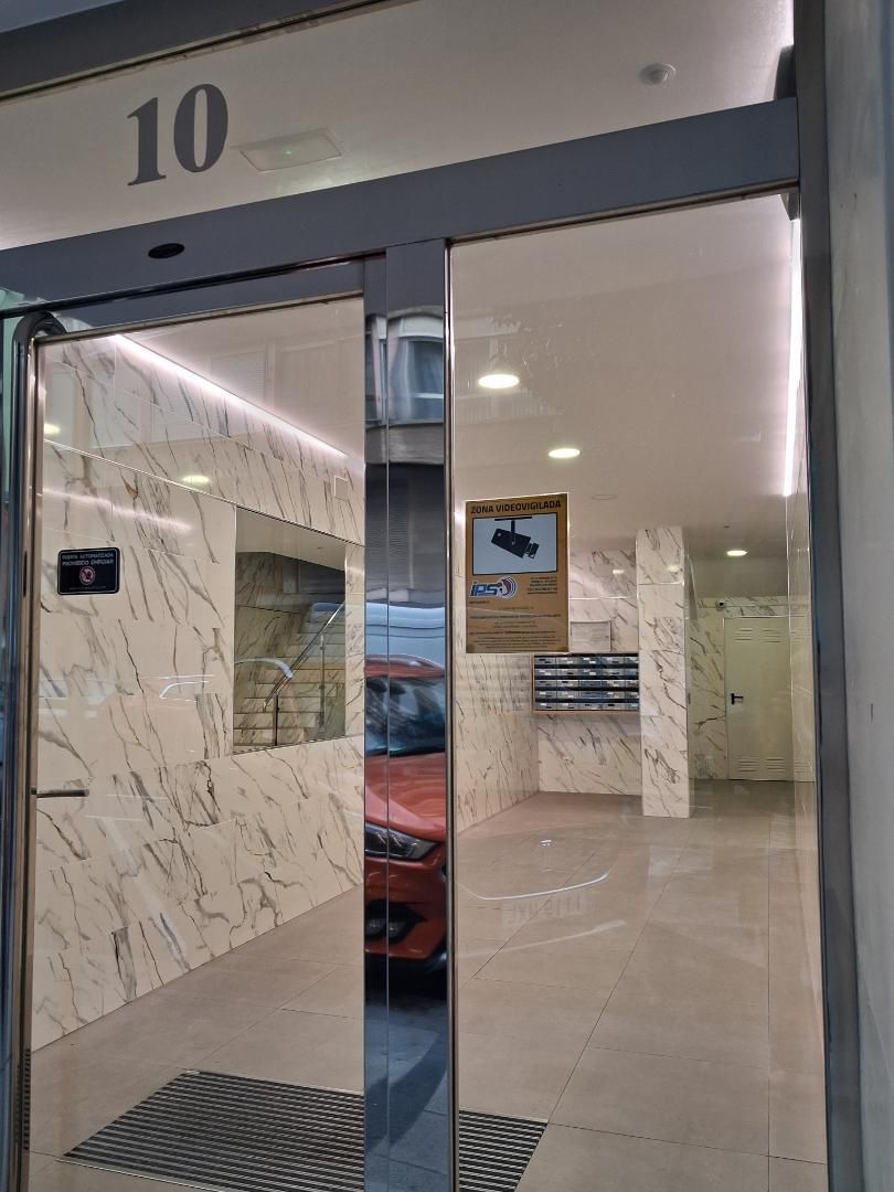 Pis en venda a Calle Leonor De la Vega, 10, Castilla - Hermida Pis en venda en Santander amb Moblat i Videoporter