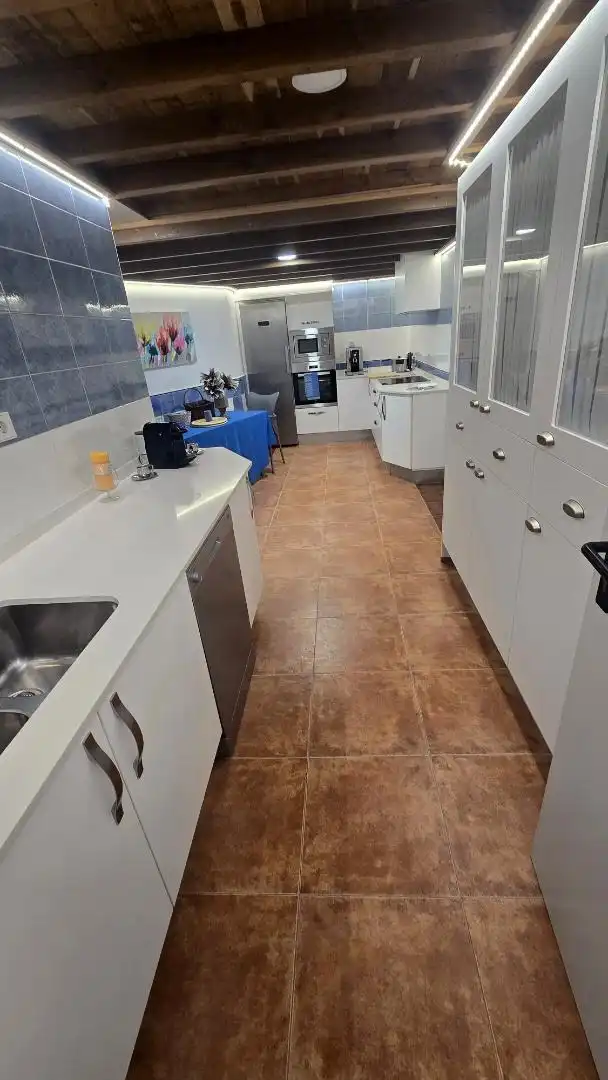 Casa o chalet en venta en Barrio Llano, 27, Puente Viesgo Cocina de Casa o chalet en venta en Puente Viesgo con Aire acondicionado, Calefacción y Jardín privado