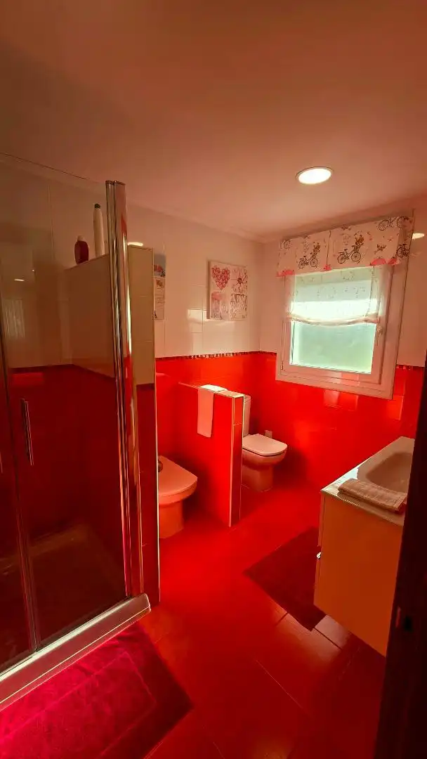 Casa o chalet en venta en Barrio Llano, 27, Puente Viesgo Baño de Casa o chalet en venta en Puente Viesgo con Aire acondicionado, Calefacción y Jardín privado