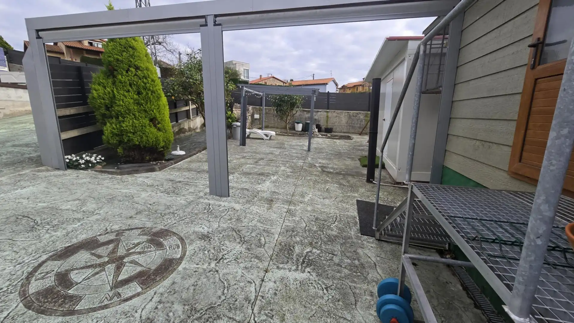 Casa o chalet en venta en Barrio Llano, 27, Puente Viesgo Terraza de Casa o chalet en venta en Puente Viesgo con Aire acondicionado, Calefacción y Jardín privado