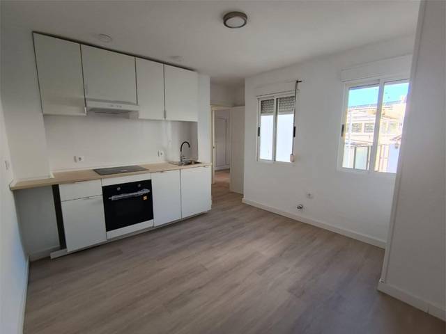 Piso en Alquiler en Calle Maravillas, 2 en Feria