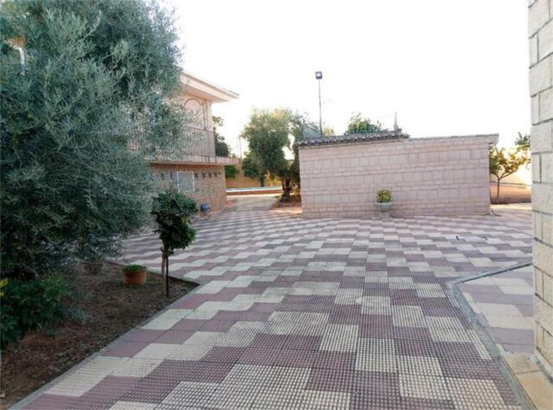Jardí de Casa adosada en venda en Montemayor amb Jardí privat, Terrassa i Traster